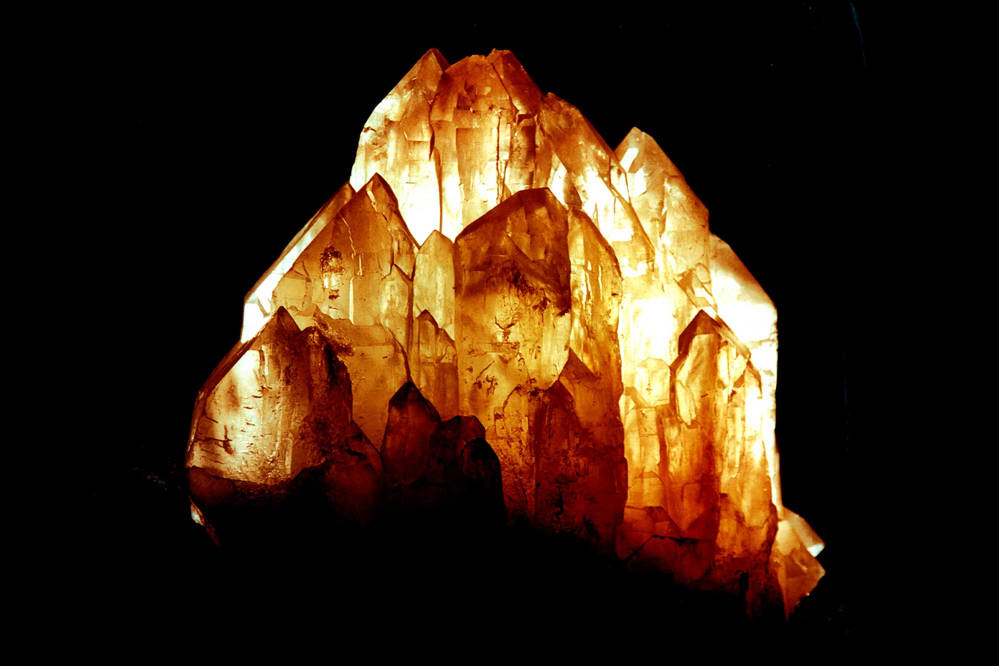 Das Erscheinen der Erdenhüter-Kristalle